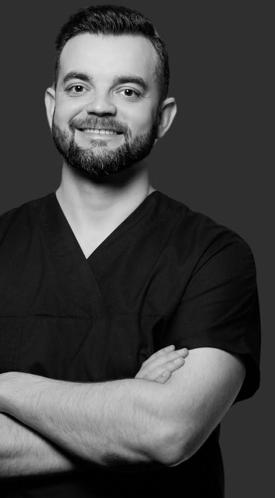 Dr. Grigore Galbur, chirurg oro-maxilo-facial și fondatorul clinicii Royal Dentalit