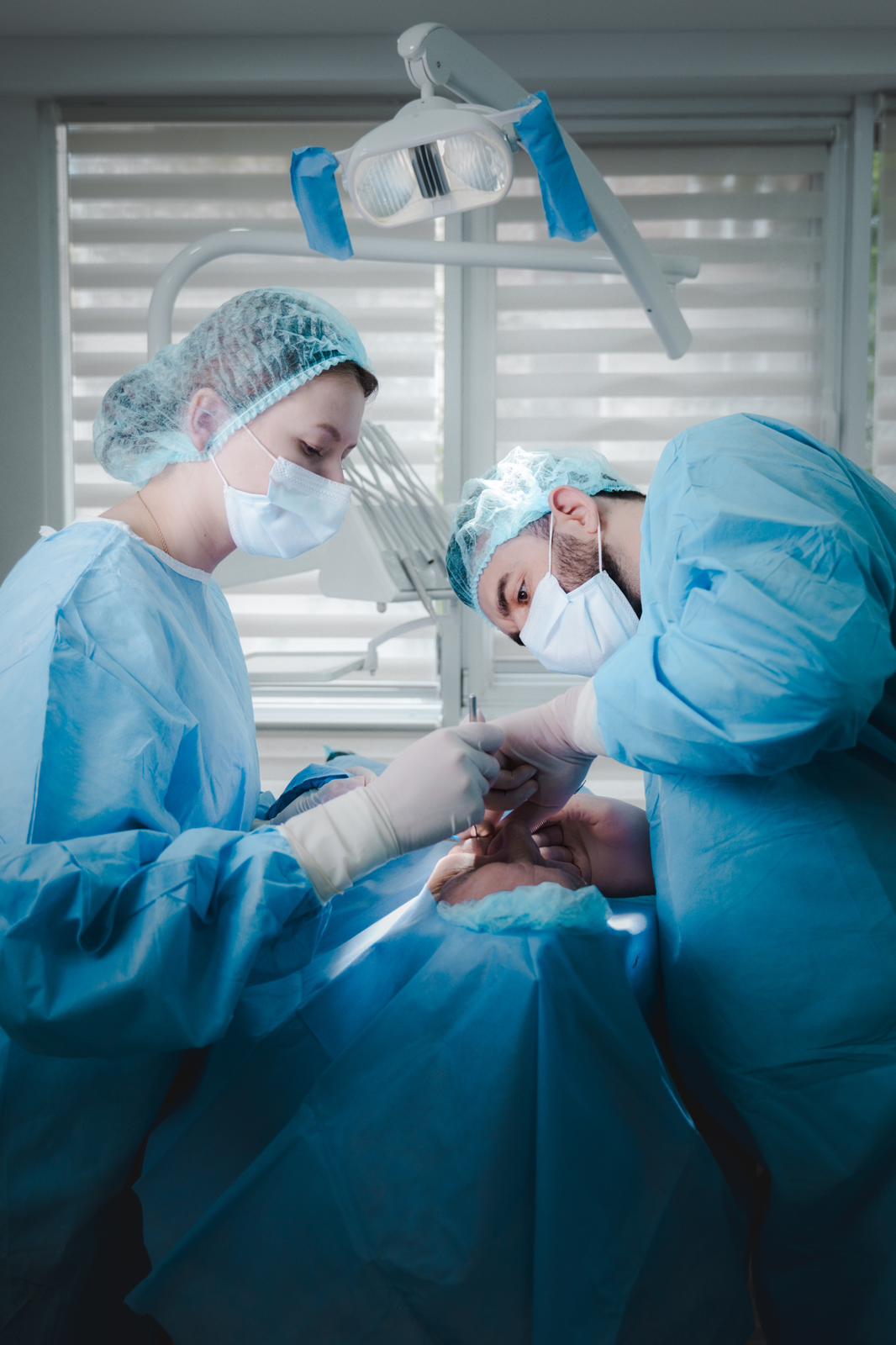 Intervenție de implantologie în cabinetul Royal Dentalit din Chișinău